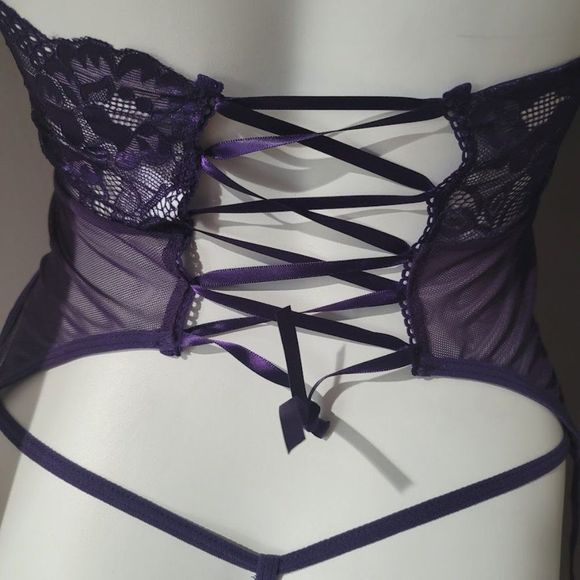 Purple Floral Lace Underwire Garter Lingerie Set - Picture 5 of 9
